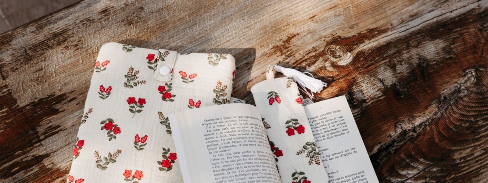 pochette à livre avec marque-pages Poule House