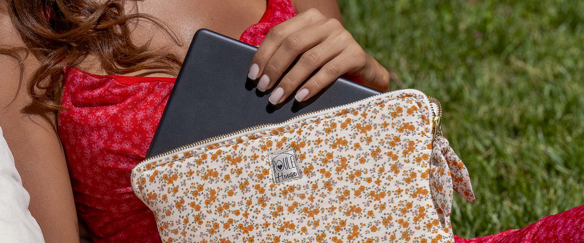 Pochette Tablette tissu imprimé - Poule House