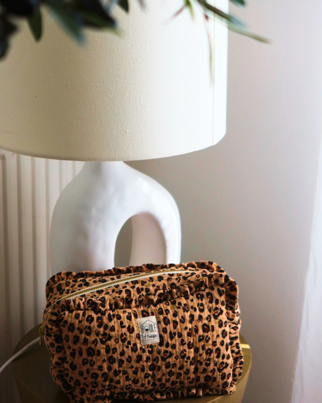 Marylou : Grande trousse de toilette à froufrou - léopard