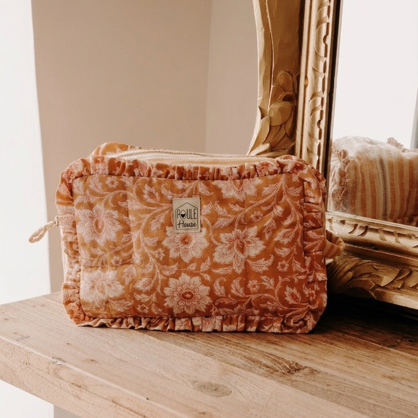 Lifestyle grande trousse de toilette à froufrou Marylou fleurs indiennes - Poule House