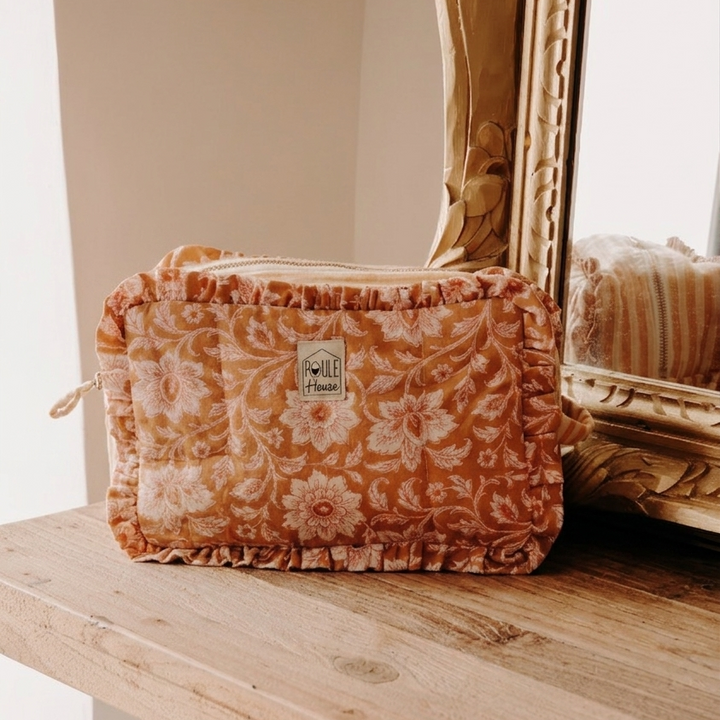 Lifestyle grande trousse de toilette à froufrou Marylou fleurs indiennes - Poule House