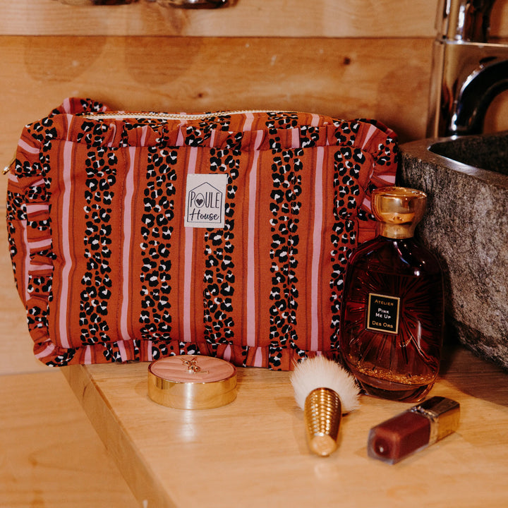 Lifestyle grande trousse de toilette à froufrou Marylou léopard rayé toffee - Poule House