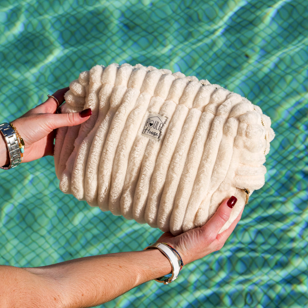 Détail minky matelassé crème – trousse Louise