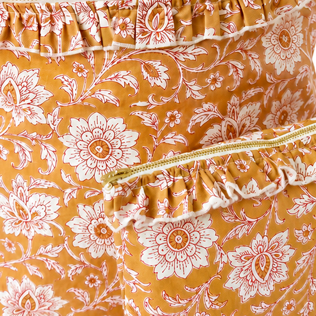 Détail duo de pochettes de voyage zippées imperméables - fleurs indiennes | Poule House