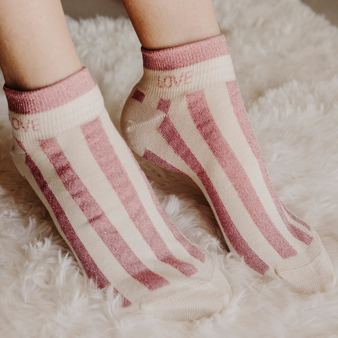 Chaussettes sneakers fantaisie lurex "LOVE" – rayures roses
