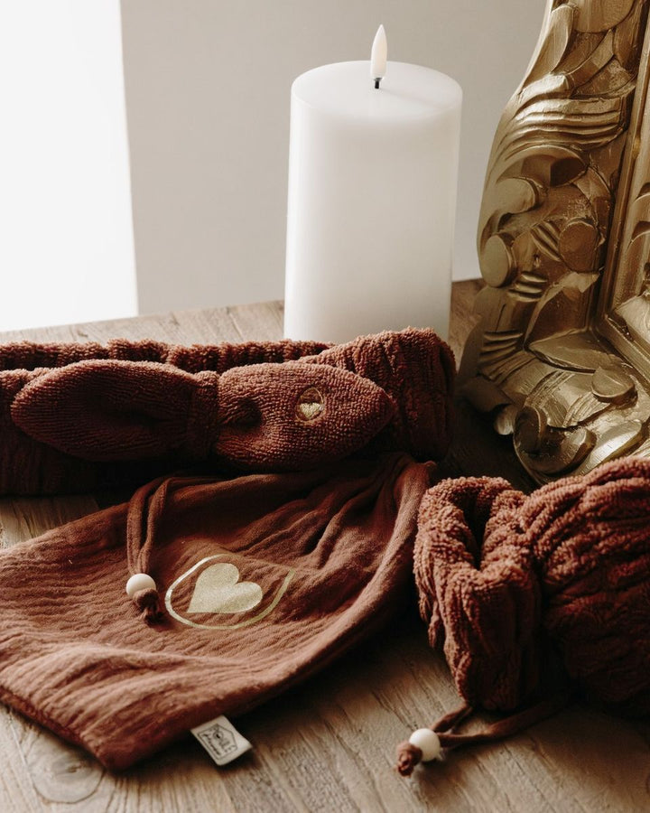 Zoom set bandeau + manchons dans pochon caramel - Poule House