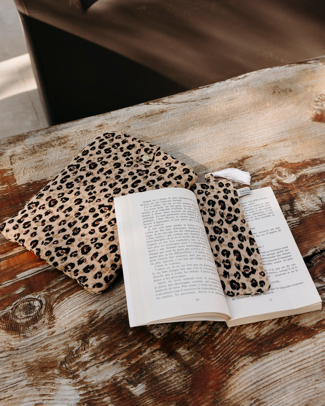 Lifestyle pochette à livre de poche + marque-page léopard - Poule House