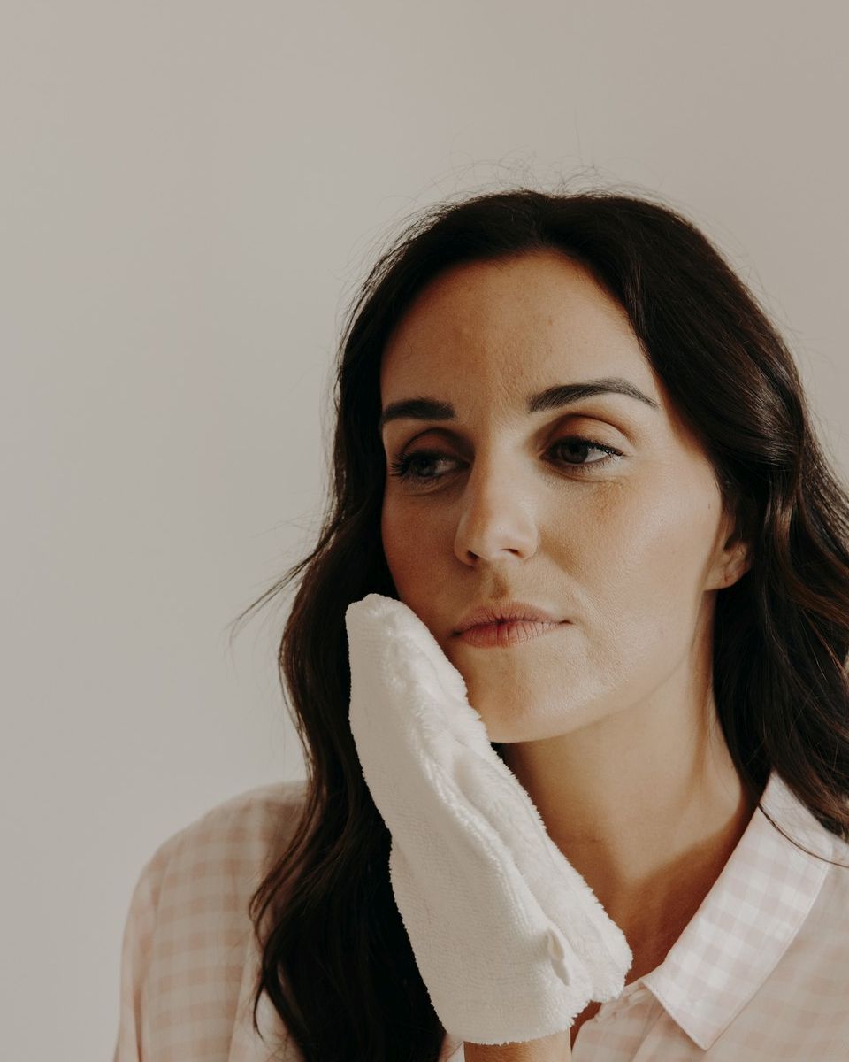 Lifestyle gant démaquillant magique double face lait - Poule House