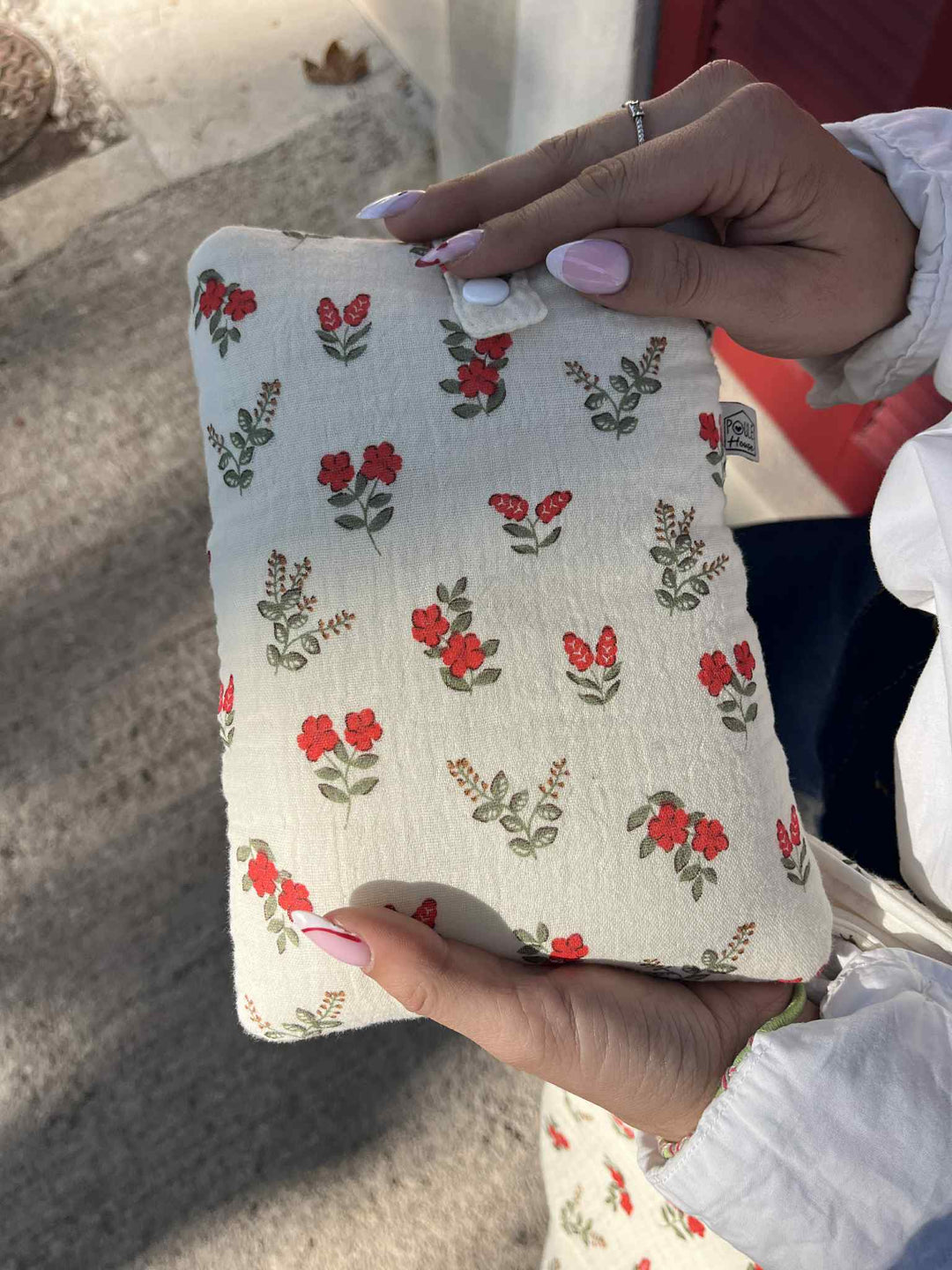 Pochette à livre de poche + marque-page - fleurs rouges