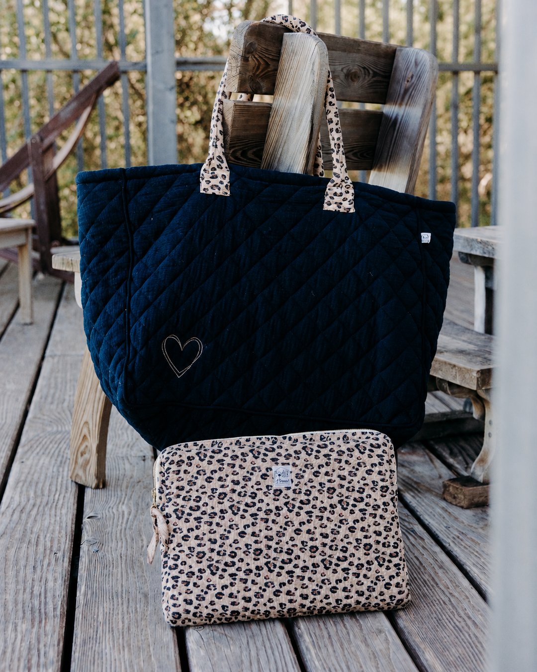 Grand sac cabas matelassé noir à anses léopard et pochette ordinateur léopard Poule House, idée cadeau de Noël pour elle
