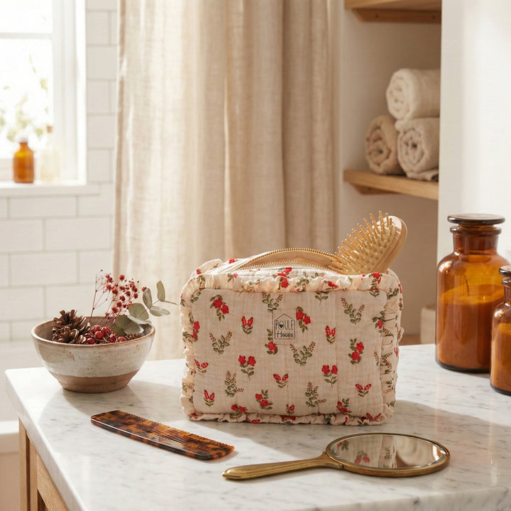 Marylou : Grande trousse de toilette à froufrou - fleurs rouges