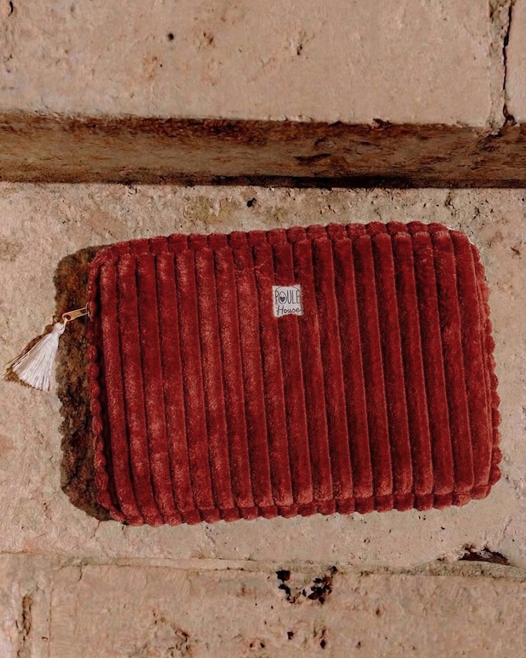 Lifestyle pochette tablette minky paprika Taille M - Poule House