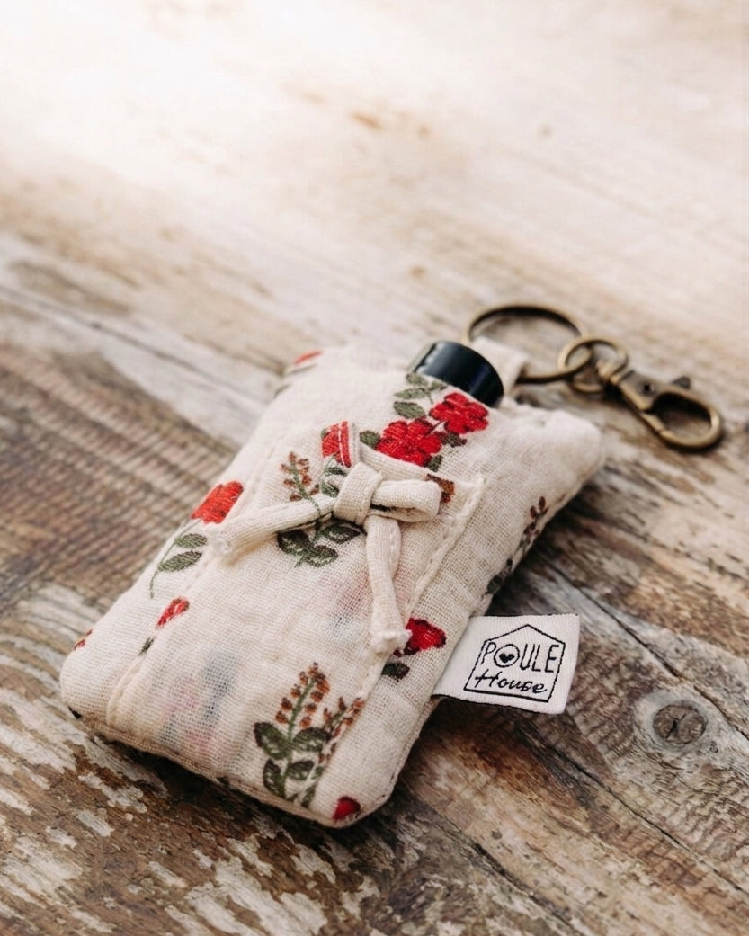 Lifestyle porte-clés 2 en 1 pour baume à lèvres fleurs rouges - Poule House